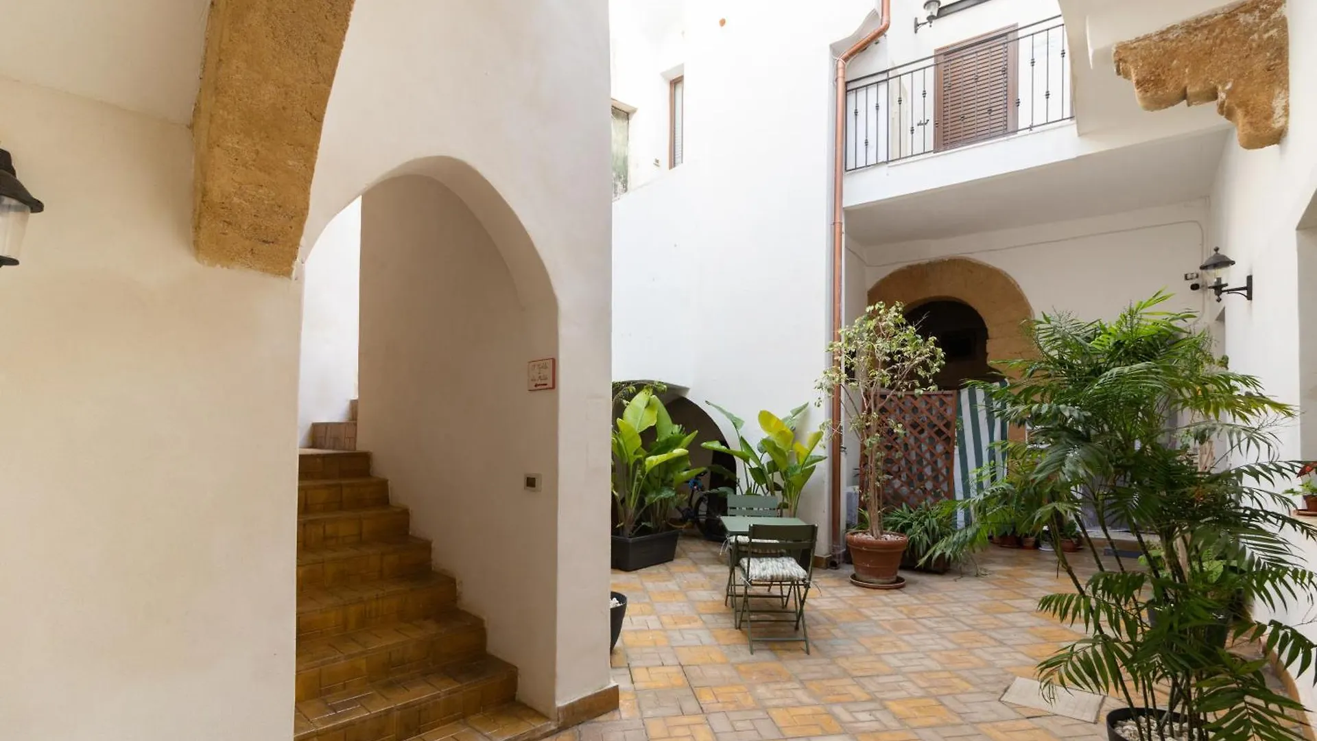Il Cortile Di San Michele - Home 1 Marsala 0*,  Italy